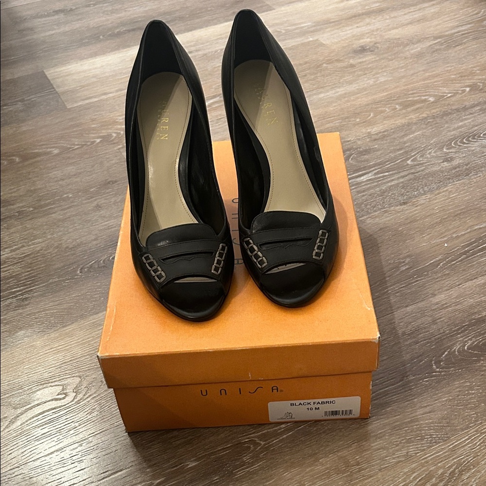 Unisa Elegant Black Peep-Toe Heels